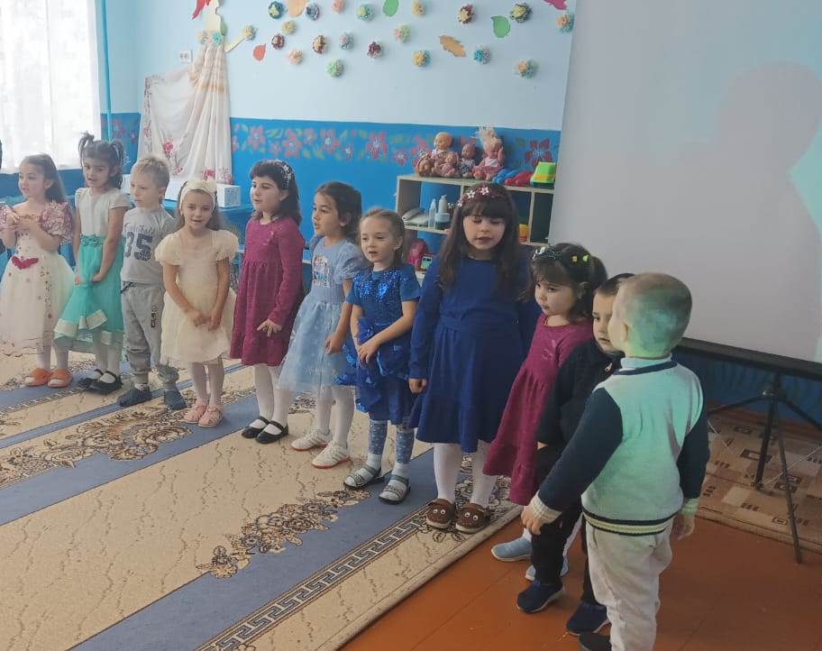 Праздничное мероприятие, посвящённое празднованию Дня матери.