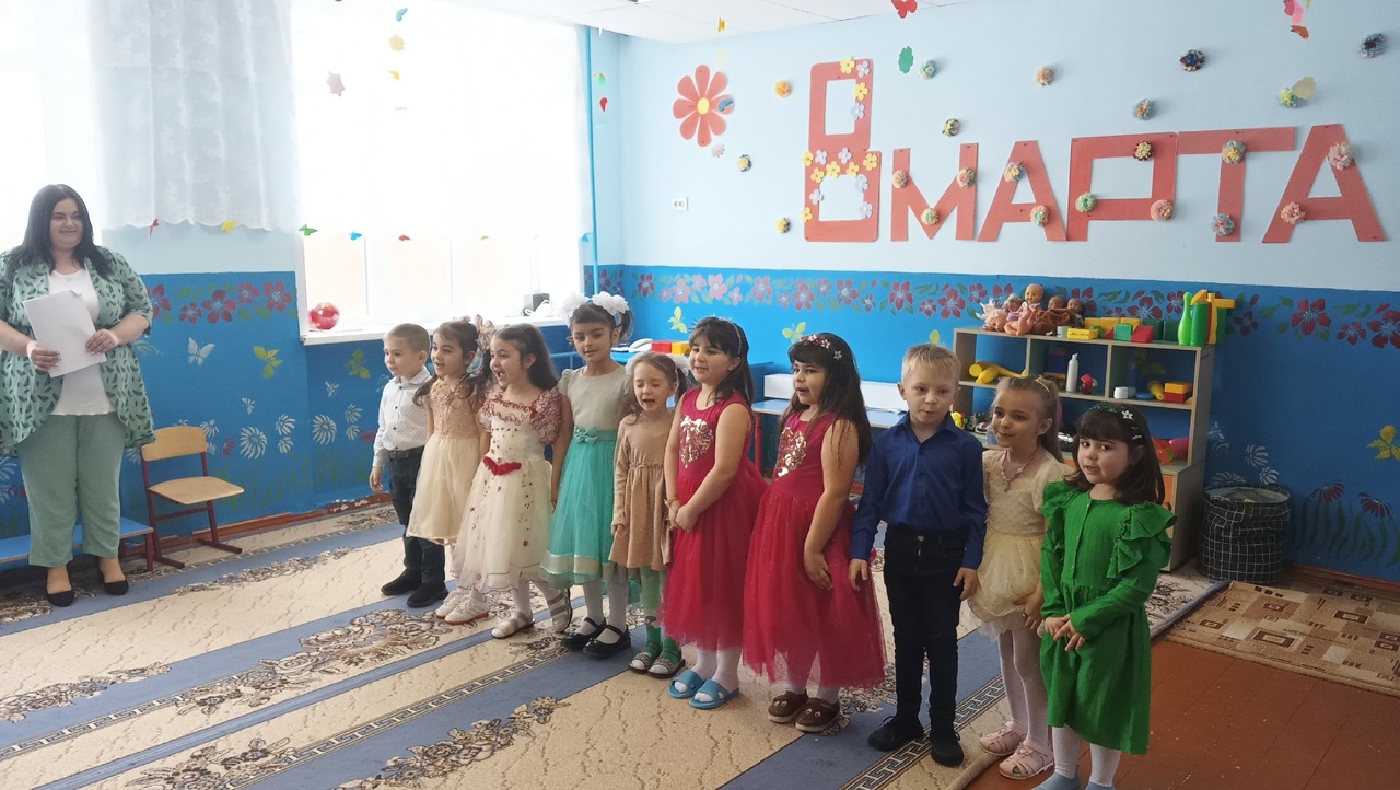 Батл между детьми и мамами «А ну-ка, девочки!», посвященный международному женскому дню 8-ое марта.