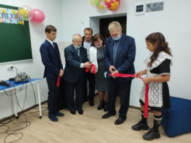 Торжественное открытие образовательного центра «Точка роста»..
